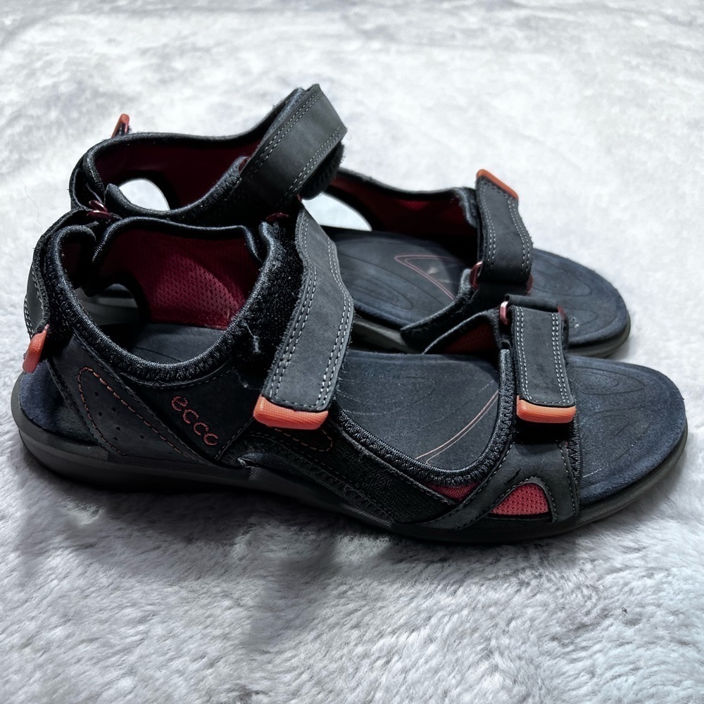 Ecco off-road mens sandal size  6/6.5